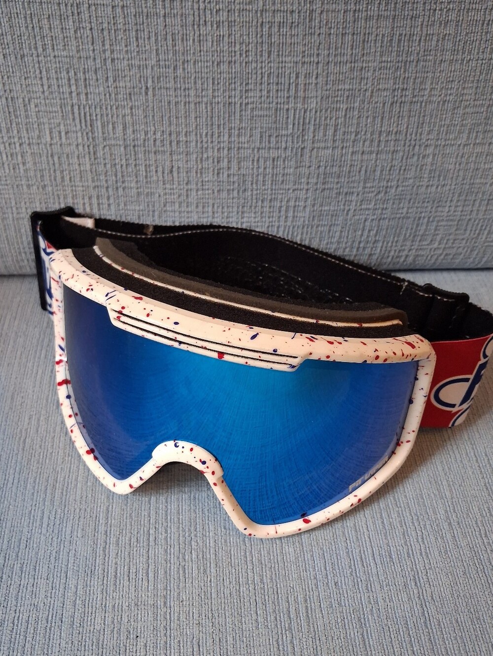 Pit Viper Blue Lens White Speckled Snowboard Ski Goggles
